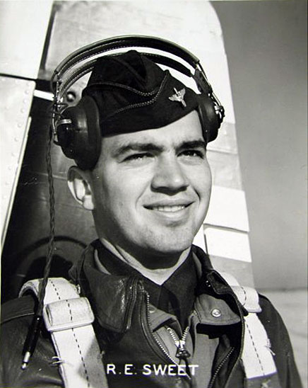 Captain Robert E. Sweet, Distinguished Flying Cross recipient